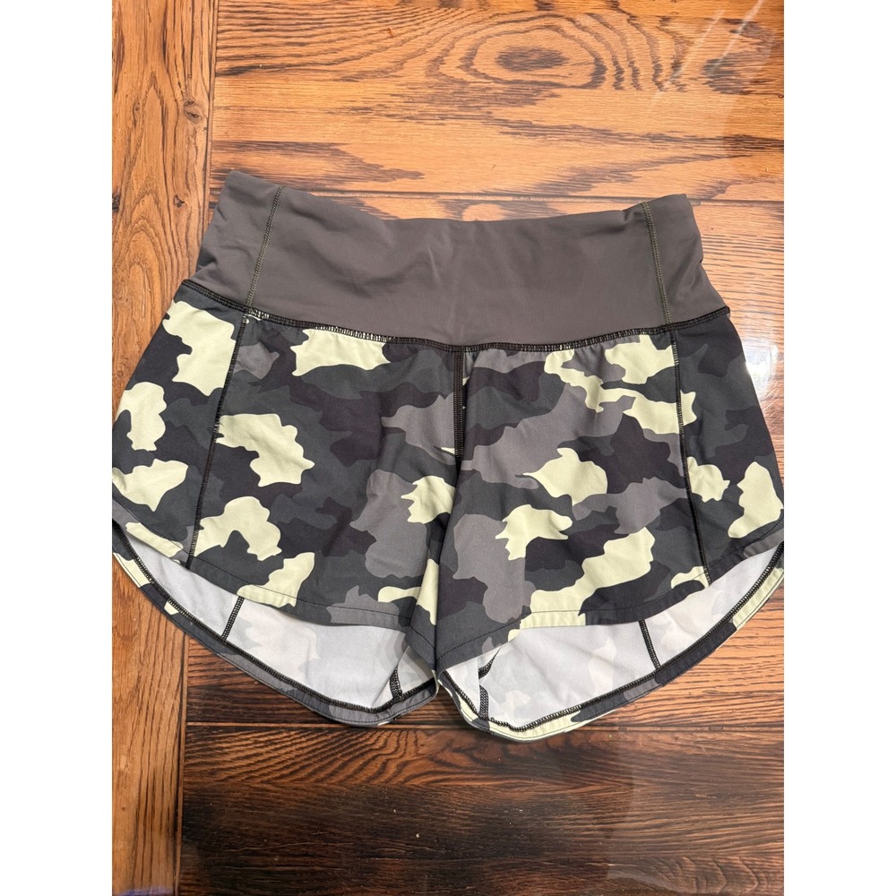 Lululemon Speed Up Shorts Women Size 2 Green Camo Low Rise 2.5" Lined W7AVOT